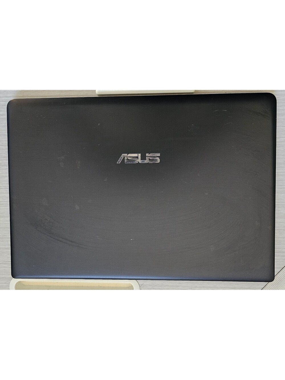 ASUS X401U / 320GB HDD / 4GB RAM / AMD E1-1200 1.40GHz / 14" / WINDOWS 10
